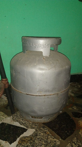 Gas