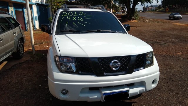 NISSAN FRONTIER XE CD 2.5 4X2 TB DIESEL MANUAL COMPLETA