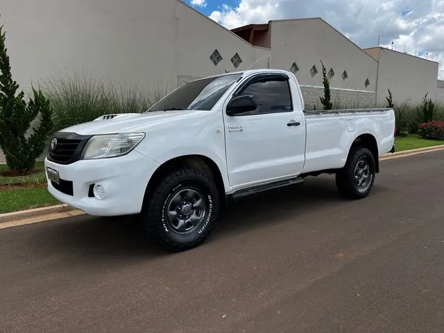 Comprar Picape Toyota Hilux Caminhonete 3.0 4P 4x4 Srv Turbo Diesel Top  Cabine Dupla Automático Prata 2015 em Bauru-SP