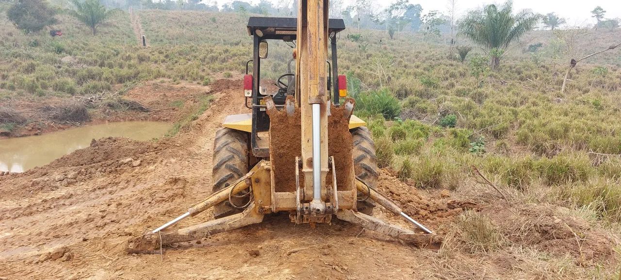 Retroescavadeira MF 96 traçada 2008 - Foto 4