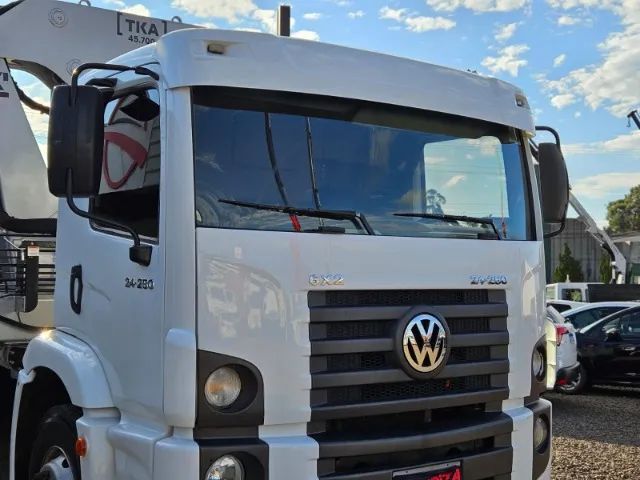 Constellation 24250 com Munck TKA 45,7 - Foto 3