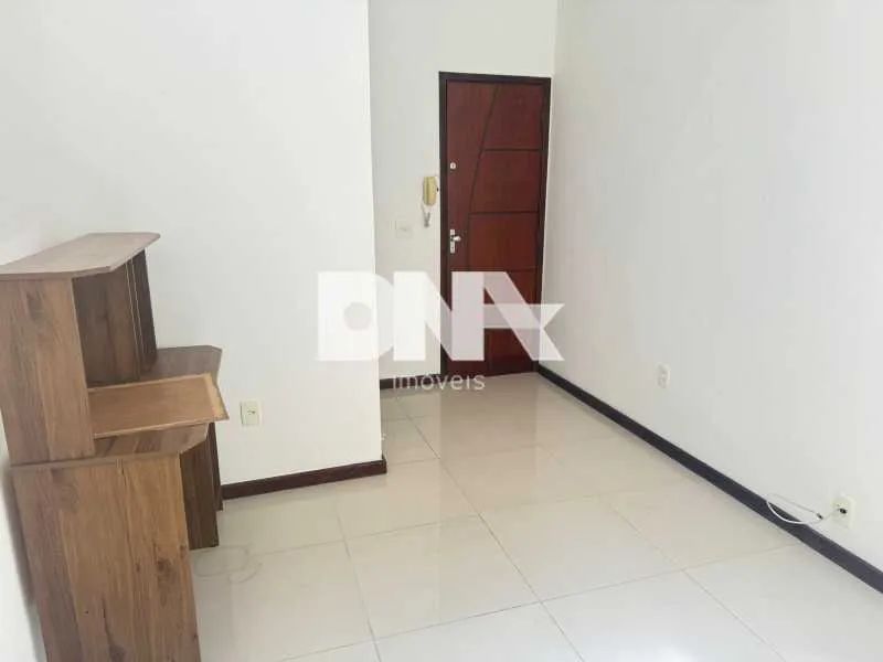 Kitnet/Conjugado : / Residencial / Botafogo