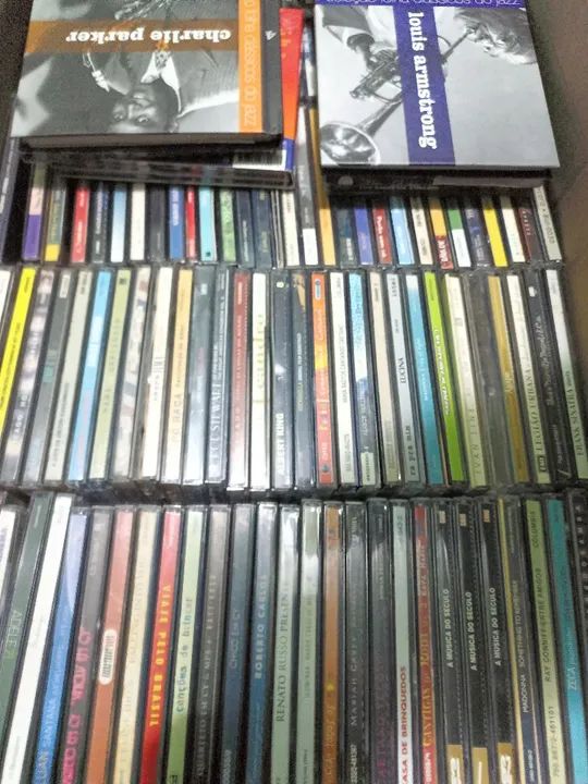 Lote com Aprox 1400 dvds originais vários gêneros  - Foto 3
