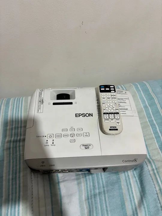 Projetor Epson PowerLite S27  - Foto 2