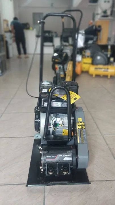 Placa Vibratória a gasolina 60kg 6.5Hp - Toyama(Loja/Nova) - Foto 3