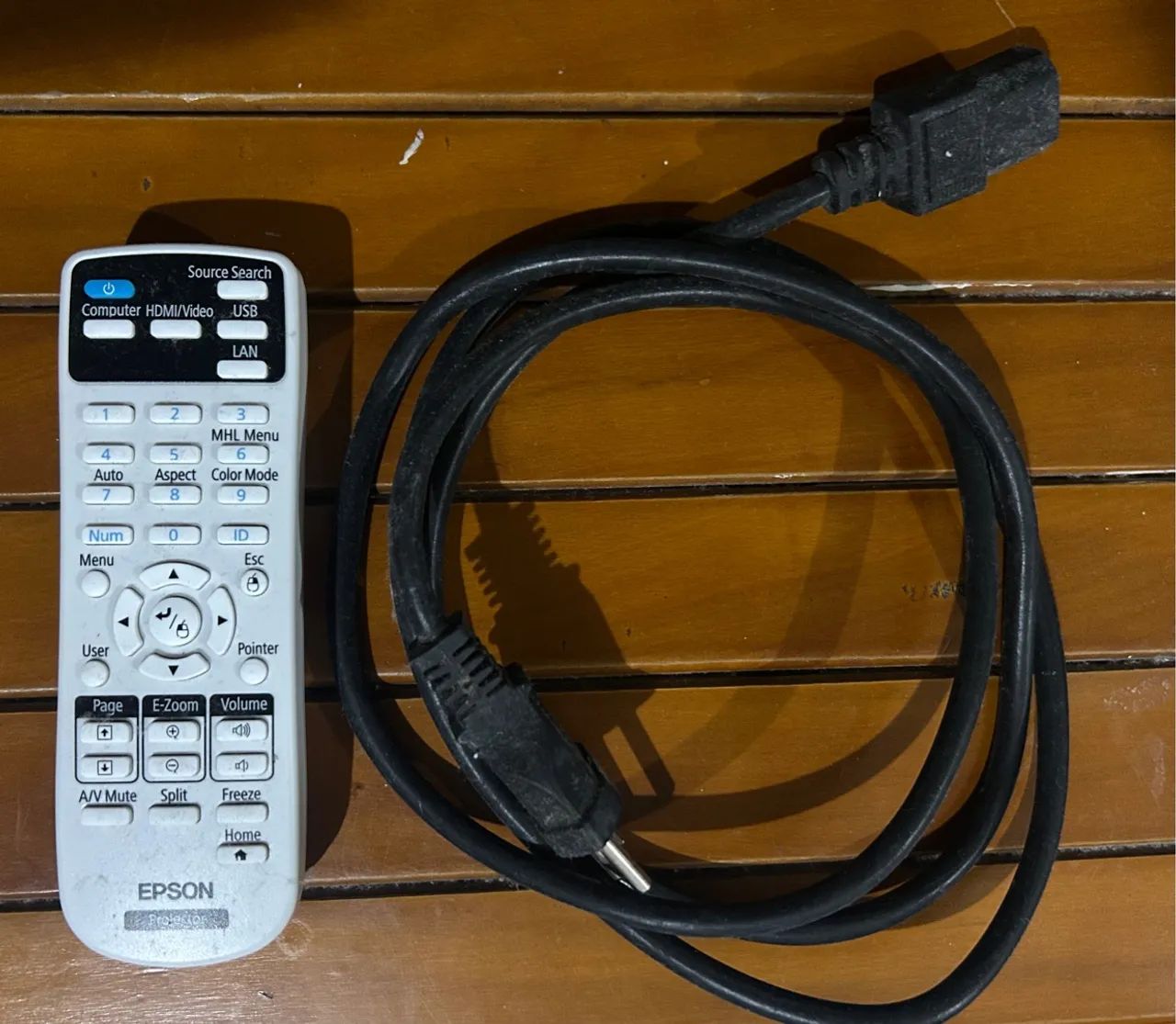 Projetor Epson com controle remoto e cabo -POWER LIFE S41+ ( utilizado 1 vez) - Foto 2