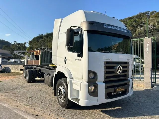 Volkswagen Constellation 24.250 cabinado teto alto  2009 chassis de 9 metros, 530.000km - Foto 4