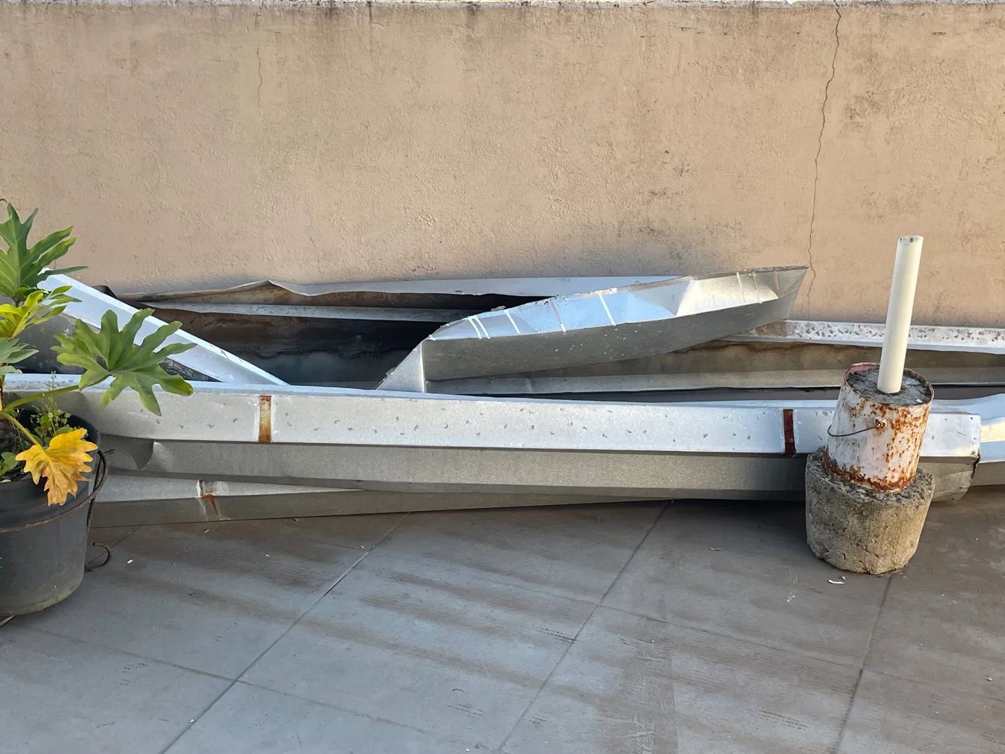 Calhas e algerosas usadas (pedaços) - Foto 3