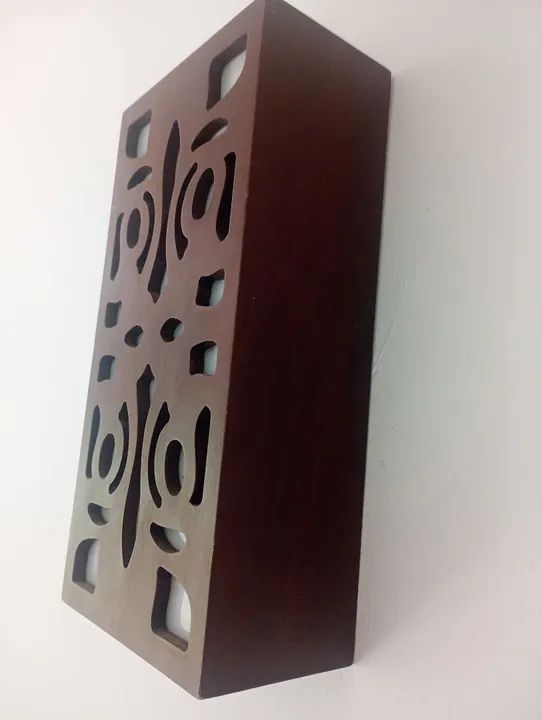 Arandela de madeira com design moderno. R$ 250 as duas - Foto 3