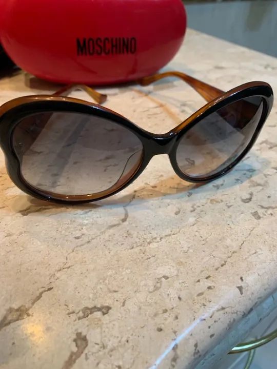 Óculos de sol Moschino marrom - Foto 2