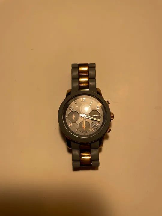 Relógio original Michael Kors - cinza e dourado - Foto 3