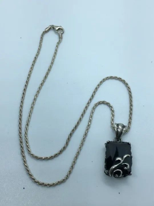 Colar em Prata 925 com pingente de pedra vintage