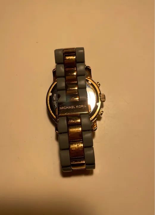 Relógio original Michael Kors - cinza e dourado - Foto 4