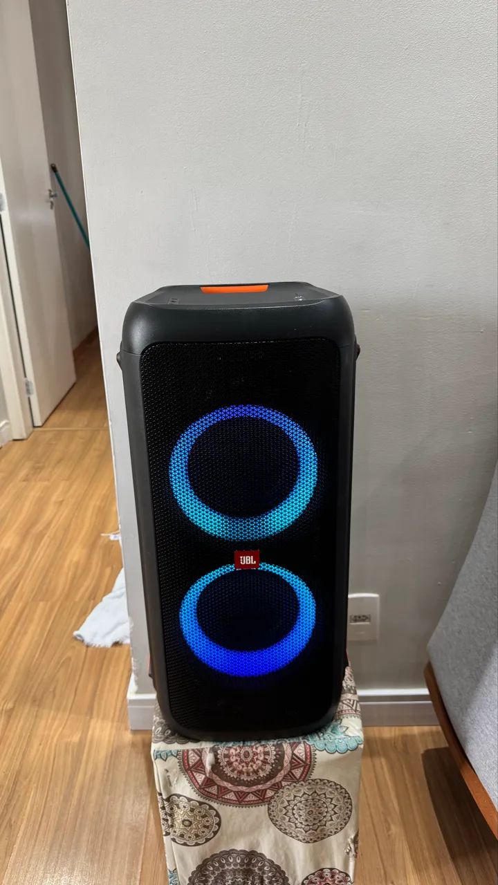 Caixa de som JBL PartyBox 300 - Aparelhos de Som - Engordadouro