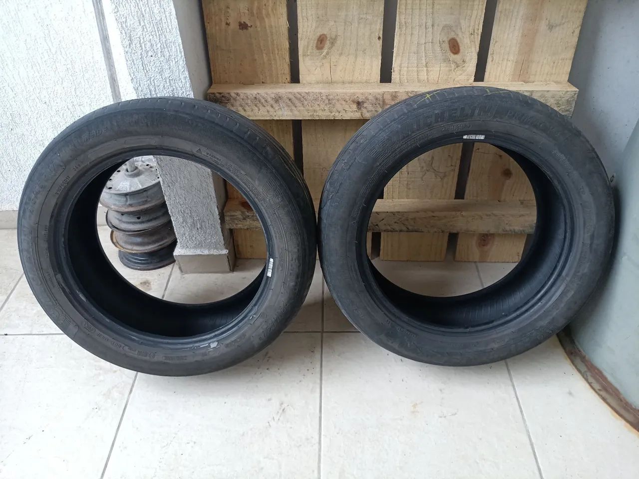 Pneu Michelin 205 x 55 R17 - Foto 3