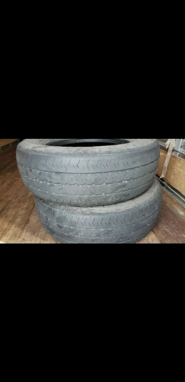 Pneu 225/75 R16 Pirelli