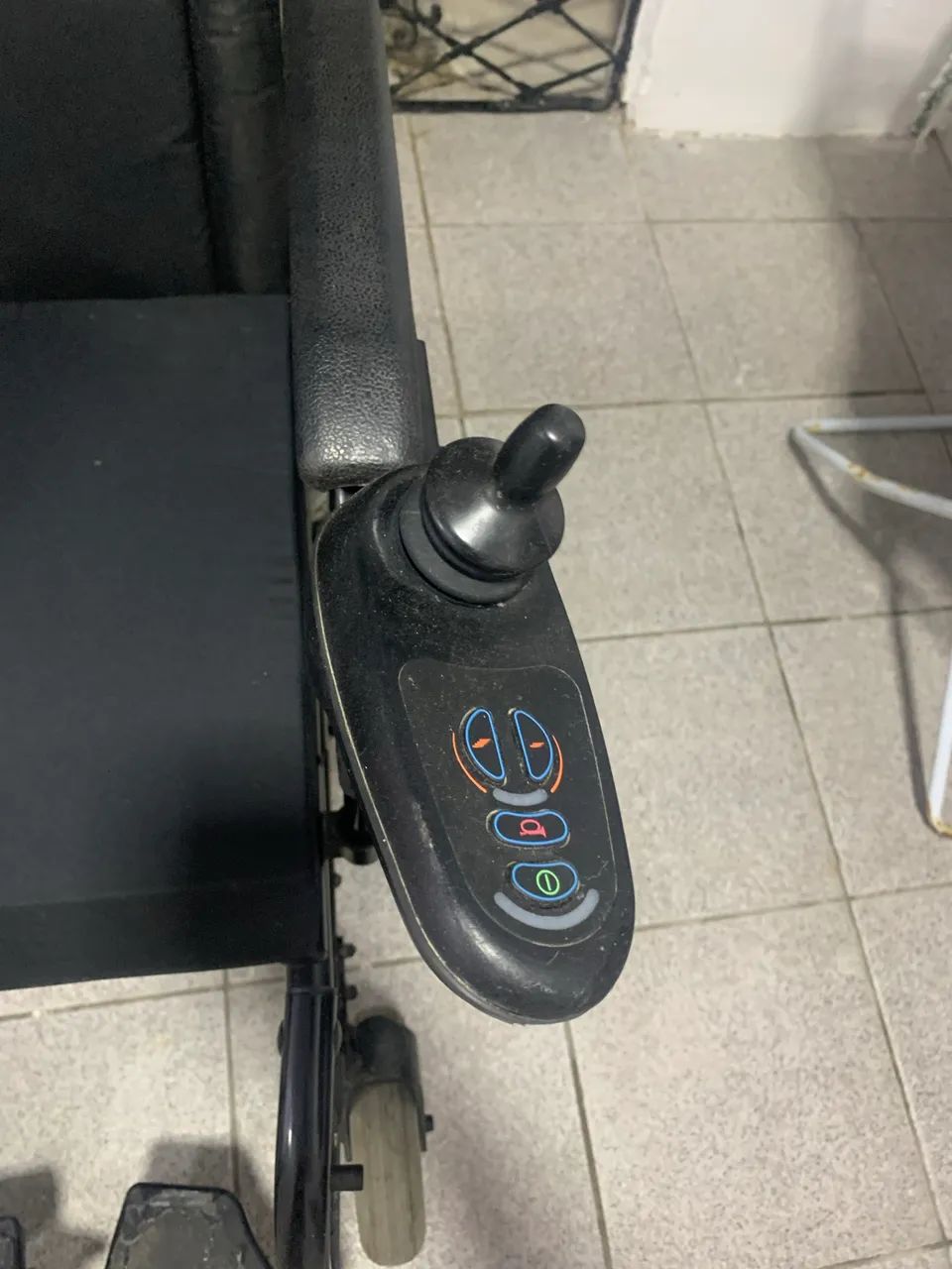 Cadeira de Rodas Elétrica Completa e Funcional - Foto 4