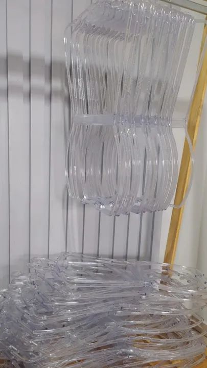 Cabide silhueta acrílico- semi novo - Foto 4