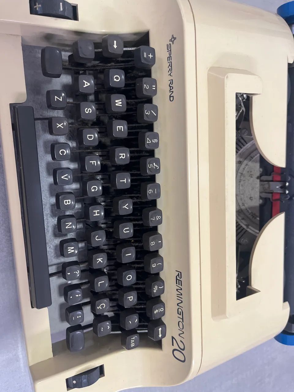 Máquina de escrever retrô Remington 20 - Foto 6