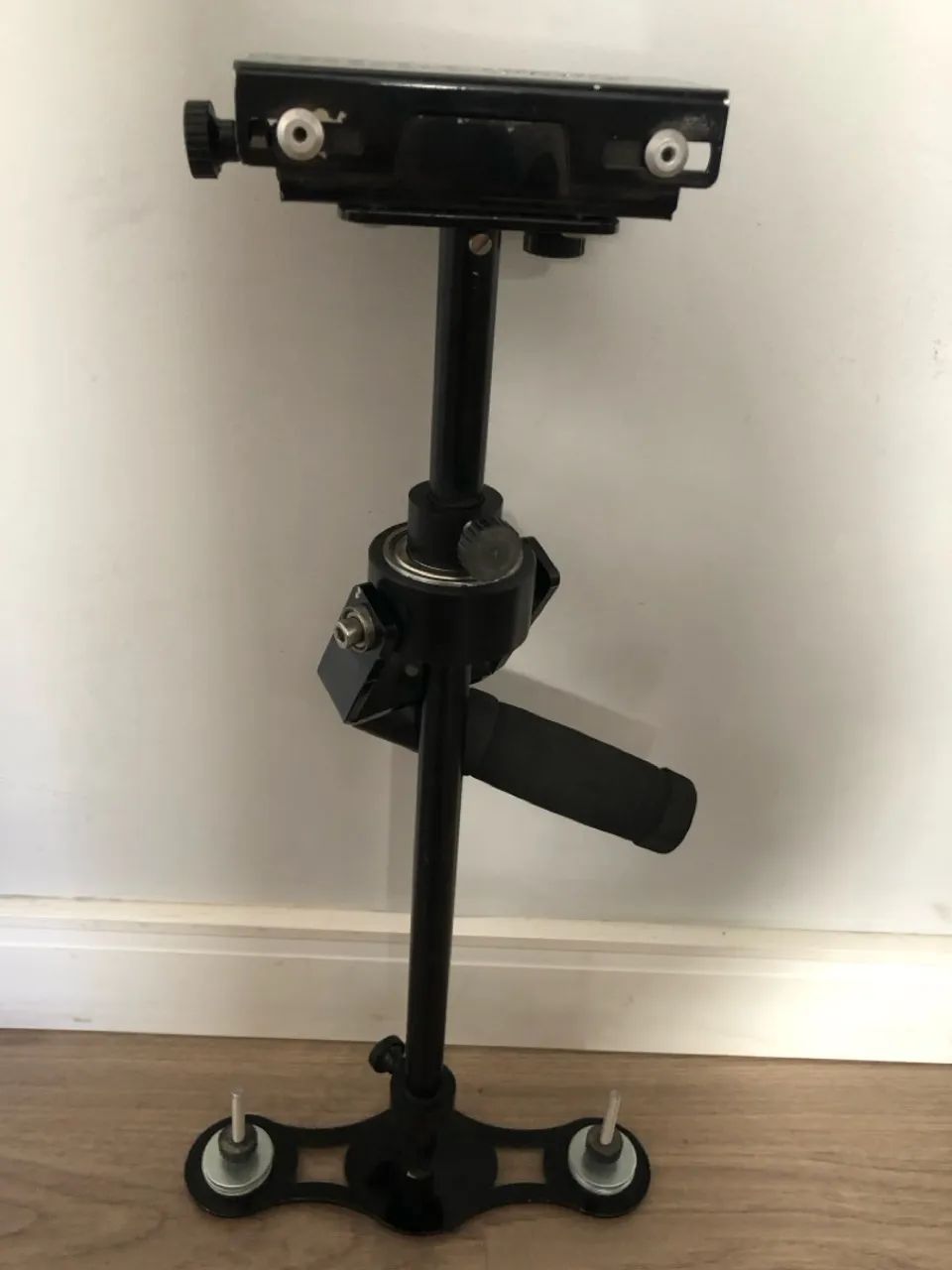 Estabilizador de Câmera Profissional - Muito Novo - Foto 6