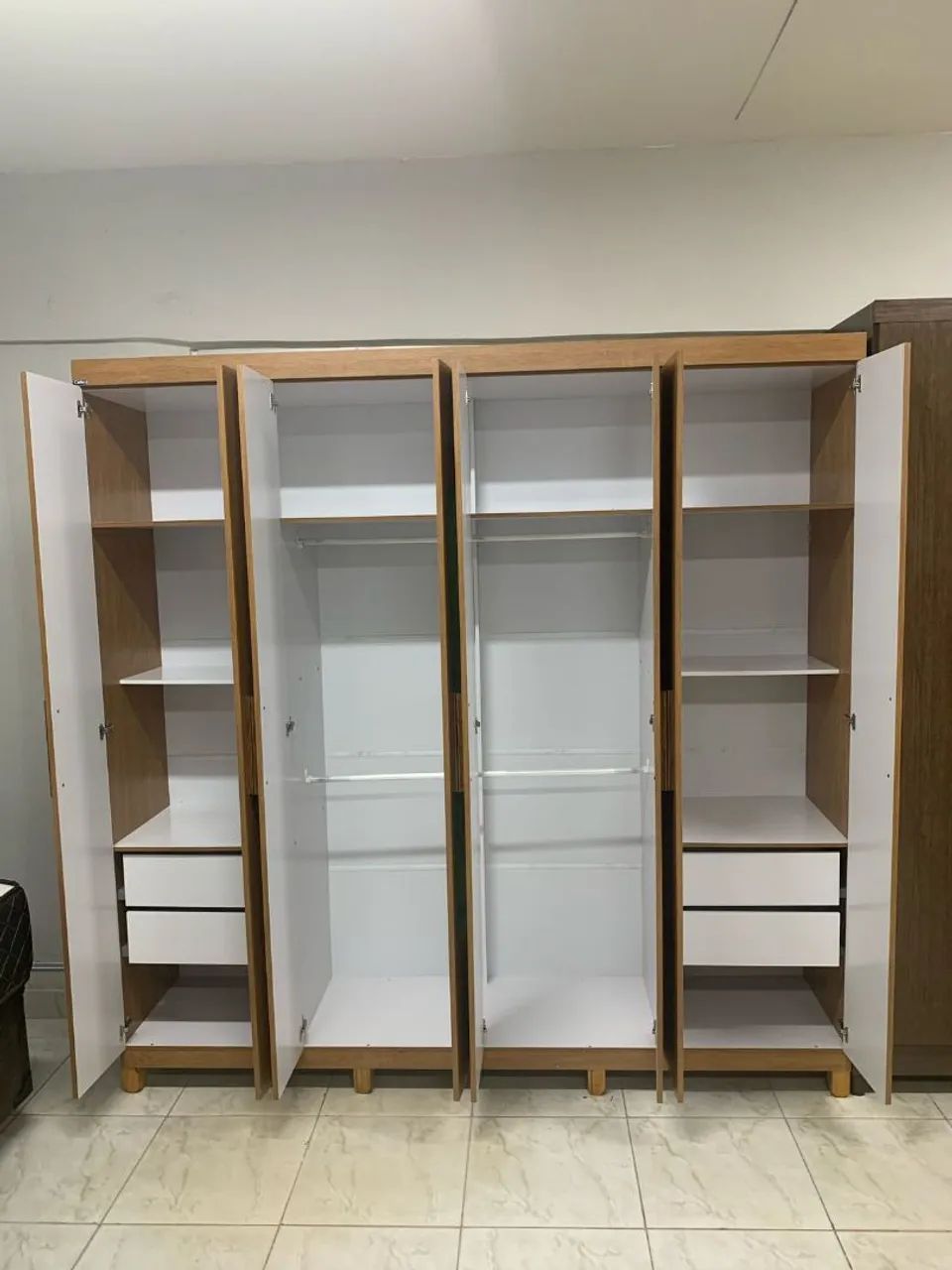 Guarda-Roupa 8 Portas com Espelho - Foto 6