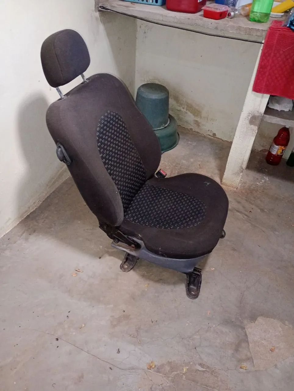 Um banco do Ford Ka  - Foto 4