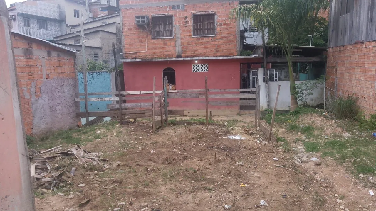Vende - se Terreno