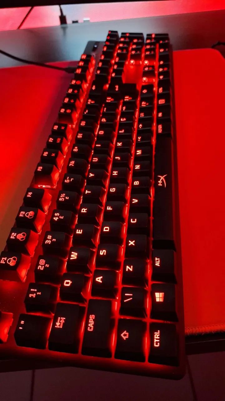 Teclado Gamer Hyperx Alloy Origins Full size Abnt2