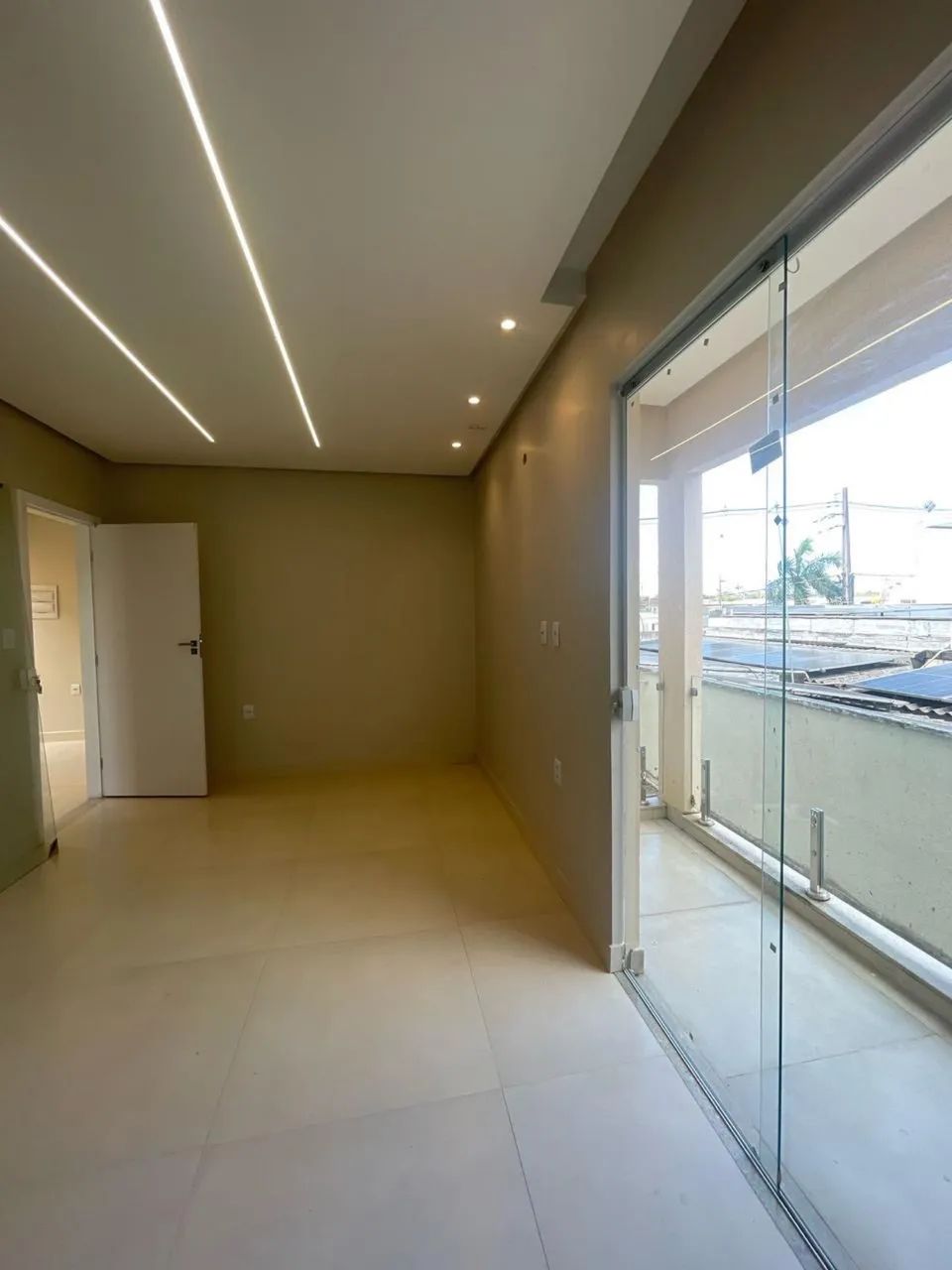 Casa Duplex, 240m², 4 Suítes, 2 vgs no Cond. Arbre  - Foto 2