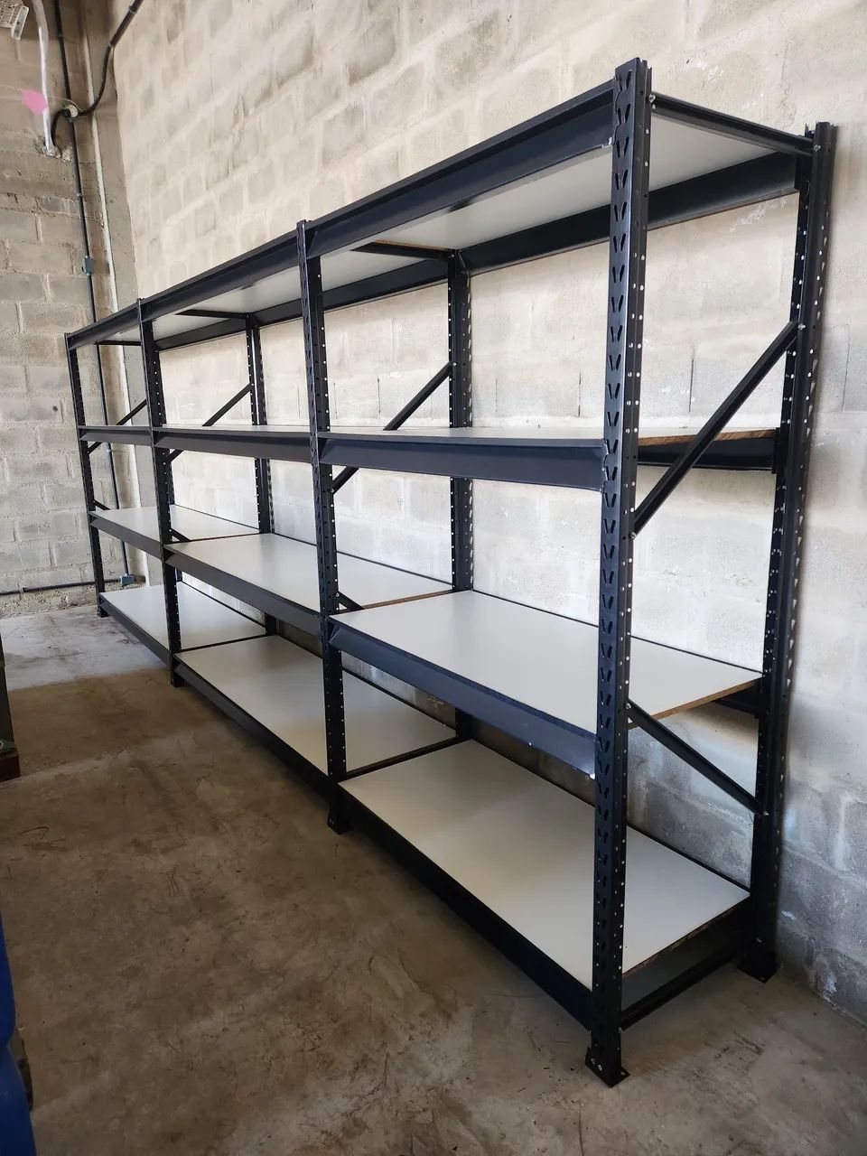 Prateleiras de Aço Reforçadas para Comércio