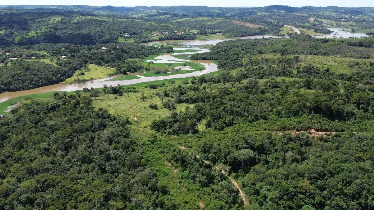 , Lago Corumba acesso ao Rio Corumba, 2.500 metros. ,