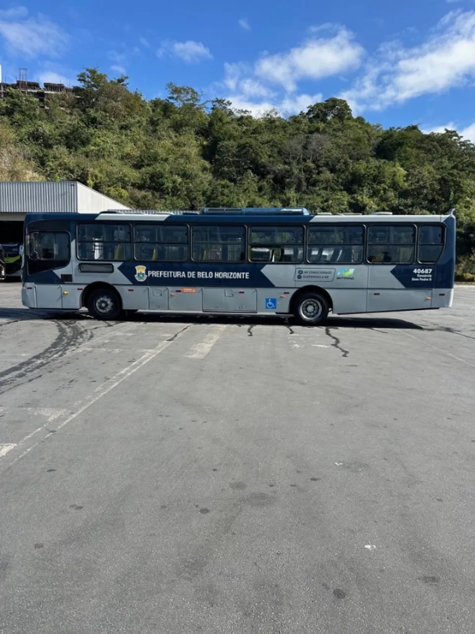 ONIBUS URBANO MERCEDES BENZ OF 1724 CARROCERIA CAIO 2017 COM AR  - Foto 4