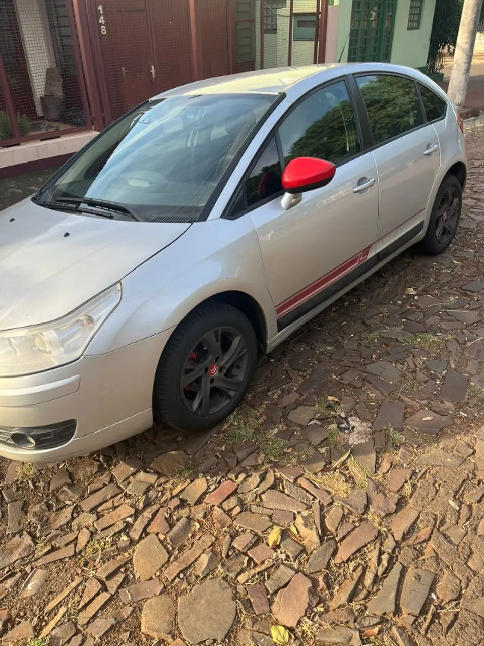 carro muito seguro e econômico