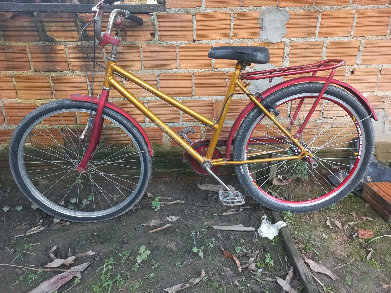 Vende-se uma bicicleta