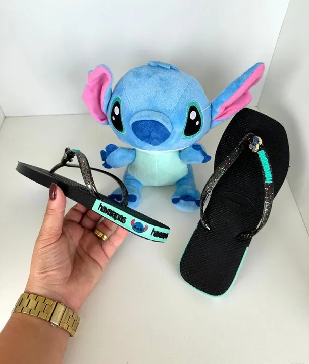 Sandália Havaiana Feminina Preta - Stitch Emblema
