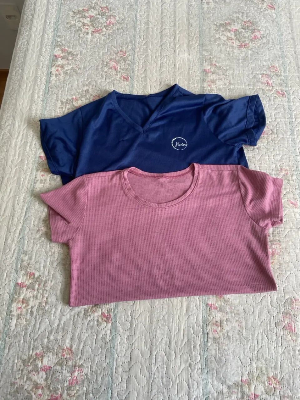 Casa esportiva rosa e azul 