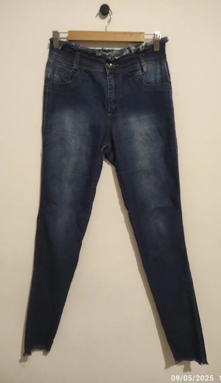 Calça jeans azul escuro