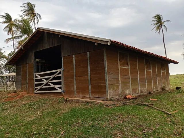 Baias para cavalos desmontável em madeira e aço galvanizado. - Foto 4