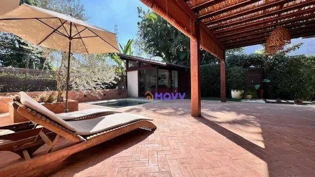 Casa Maravilhosa e LINEAR. São 4 quartos, 2 suítes à venda, 215 m² por R$ 1.600.000 - Mari