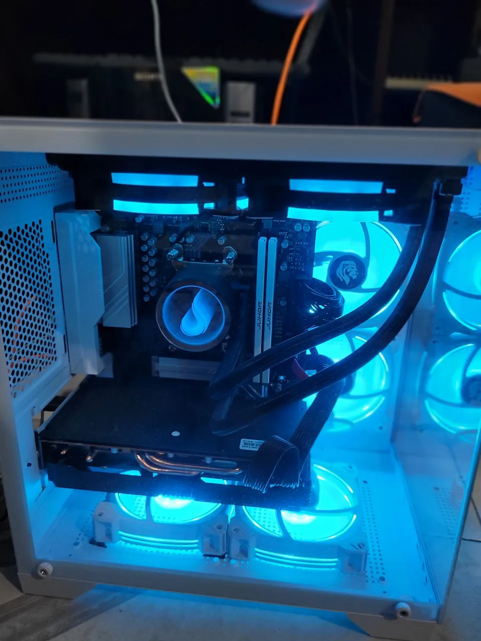Pc gamer rx5700xt Ryzen 5 7500f 32gb RAM