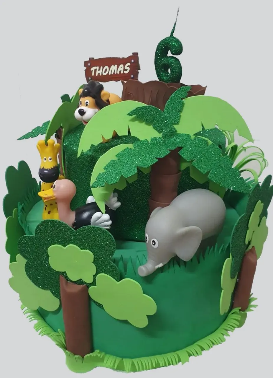 Bolo Fake Luxo Floresta, Safari com nome personalizado pós-festa