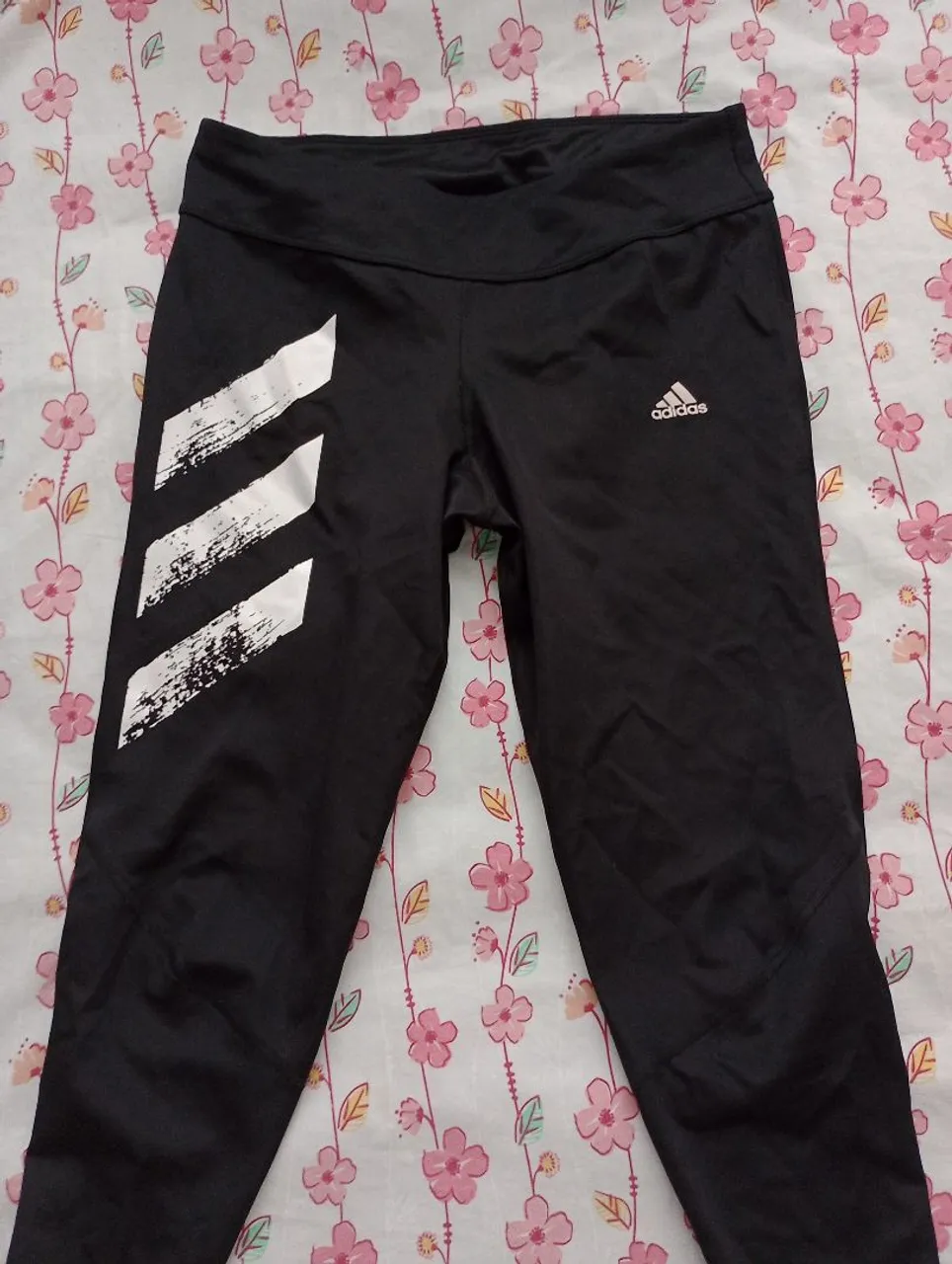 Calça Legging Adidas com Listras Brancas