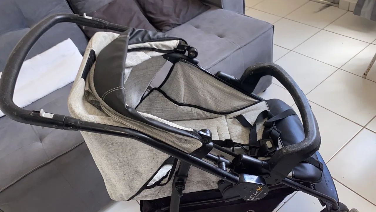Carrinho de bebê Cinza Burigotto - Foto 2