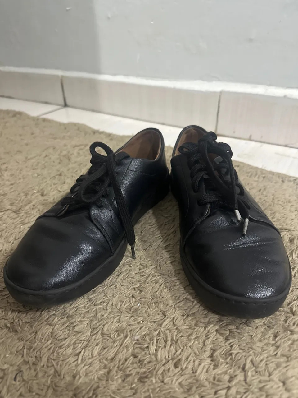 Sapatos de couro pretos