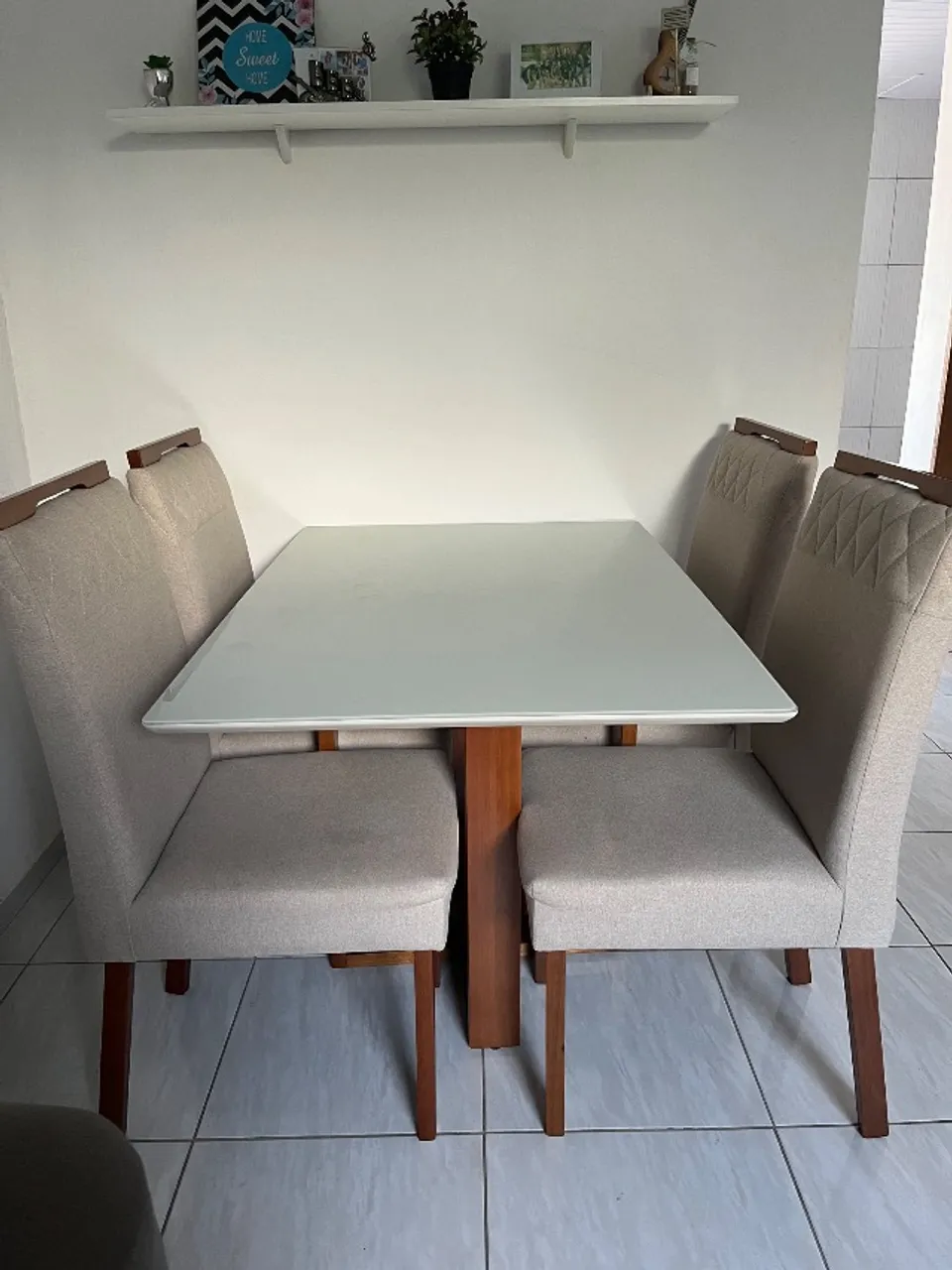 Mesa de jantar 4 cadeiras
