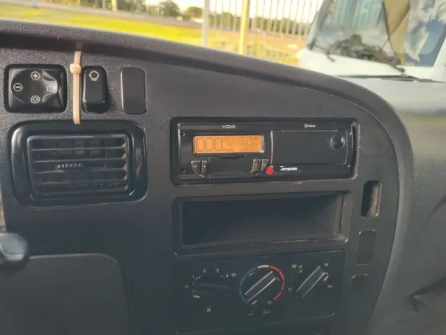 Mbenz accelo 815 CABINA SUPLEMENTAR MAIS CARROCERIA - Foto 10