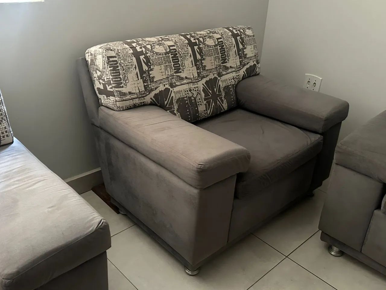 Conjunto sofá (um de 3 lugares e dois de 1 lugar) - Foto 5