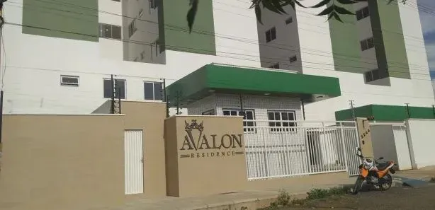 Thailson / Alugo apartamento no condomínio Avalon