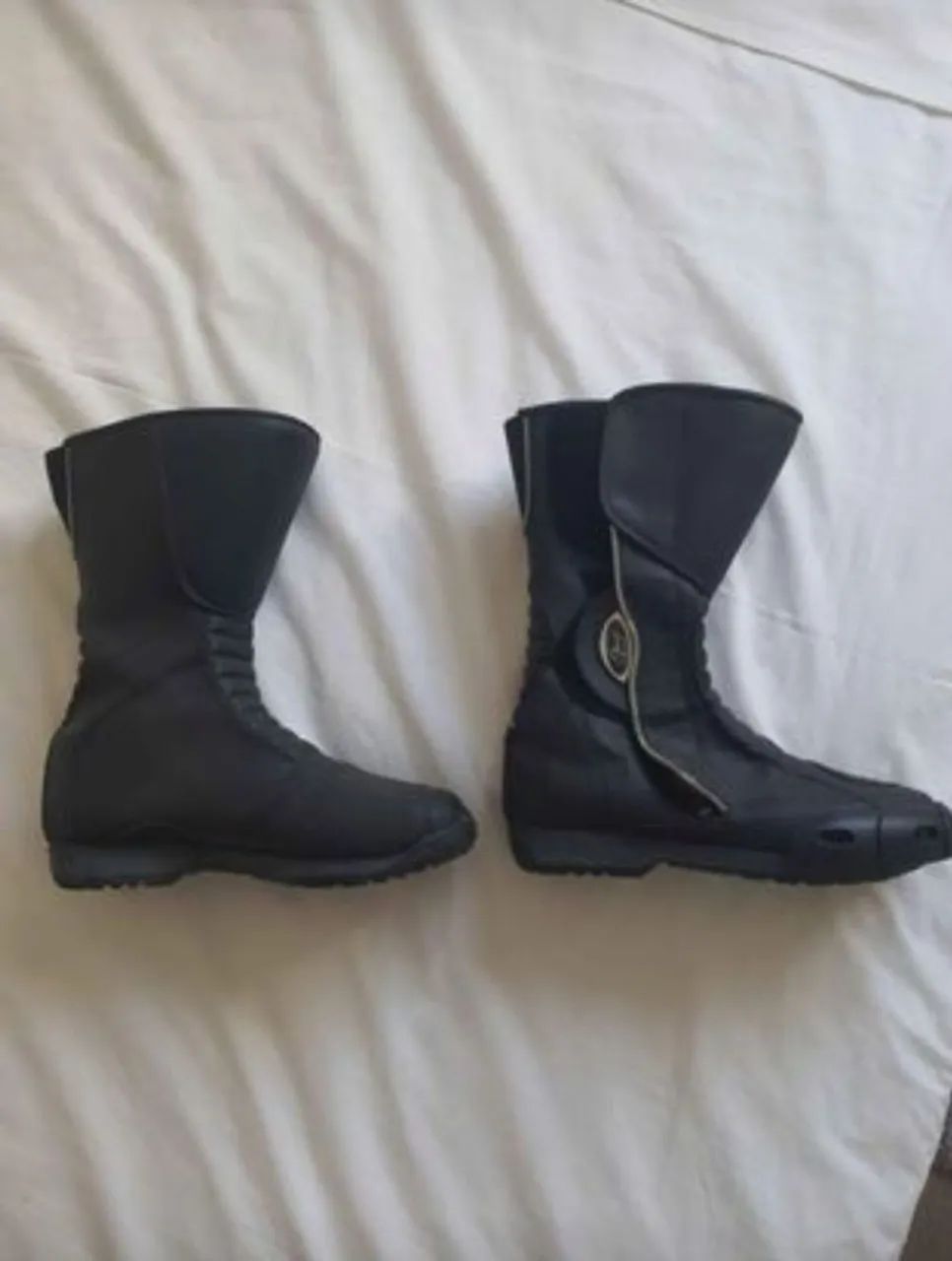 Botas Esportivas Pretas - Foto 4