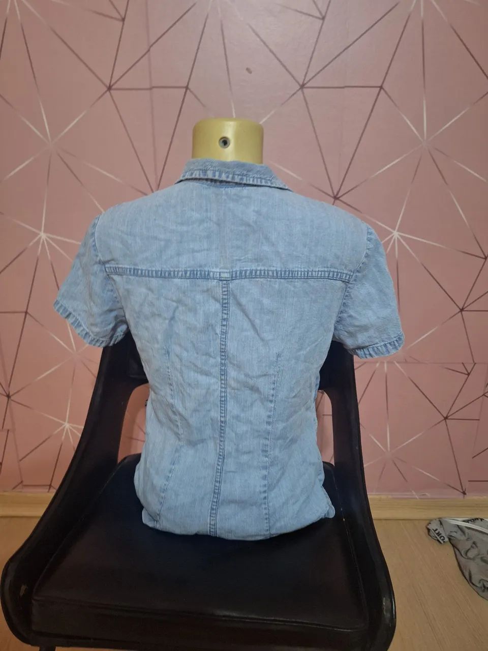Camisa Jeans Feminina Bordada - Estilo e Conforto! - Foto 3